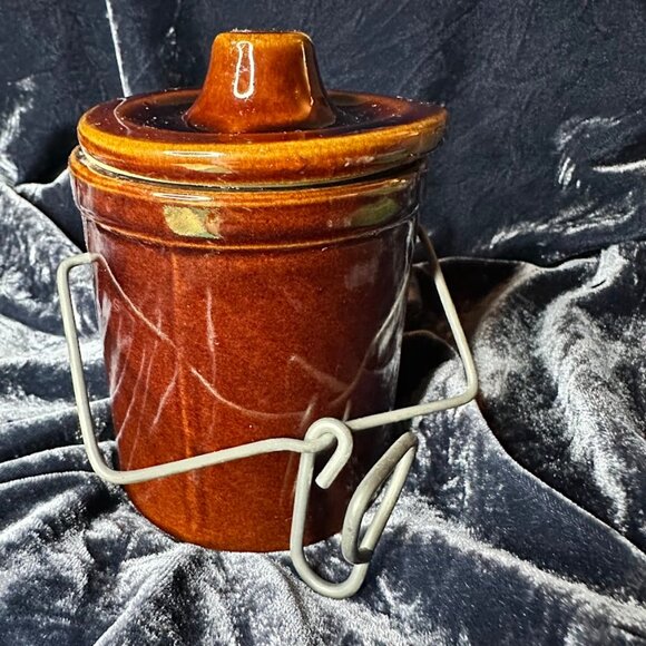 Vintage Glazed Stoneware Cheese Crock with Metal Lock Lid in Brown from 1970s - Picture 8 of 16